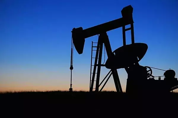 Goldman Sachs Adjusts Oil Price Forecasts Amidst Hormuz Strait Reopening