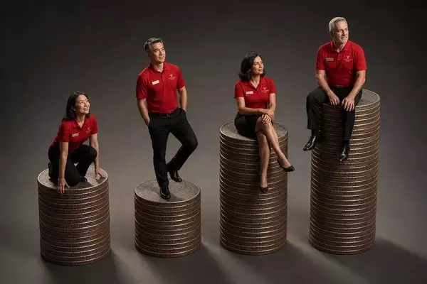 Jewelers' Debate on Financial Transparency with Staff