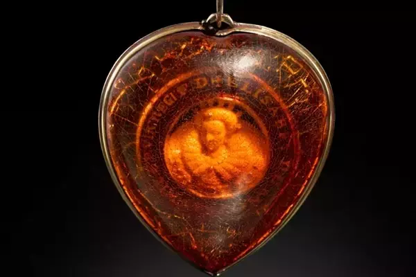 Elizabethan Pendant Soars in Value at Recent Auction