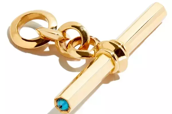 The Enduring Charm of the T-Bar Necklace: A Fashion Revival