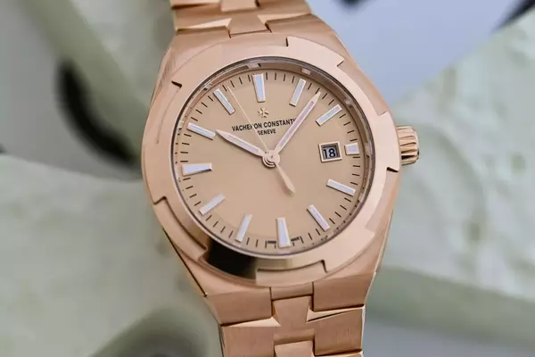Vacheron Constantin Overseas Self-Winding 34.5mm: New Steel and Rose Gold Models