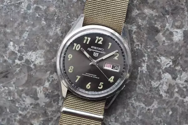 Watch Advertisements: Navigating the Misleading Language of the Horology World