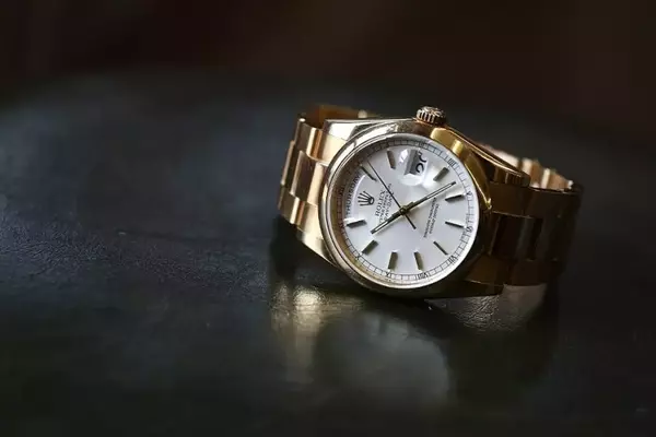 Secondary Market Gold Watch Prices Decline, Presenting Buying Opportunity