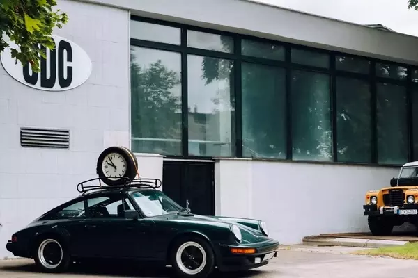 A Unique Pragotron x UDC Porsche 911 SC Coffee Timer: A Personal Restoration Project