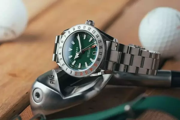 Vaer G2 Fairway GMT: A Golfer's Analog Companion