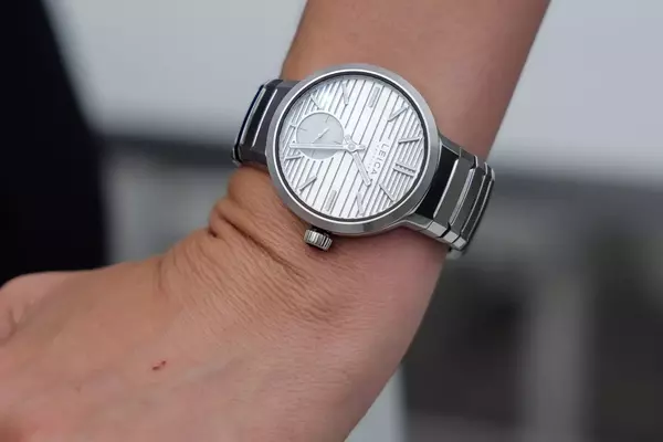 Leica ZM 12 Small Seconds: A Refined Sports Watch with Photographic Heritage
