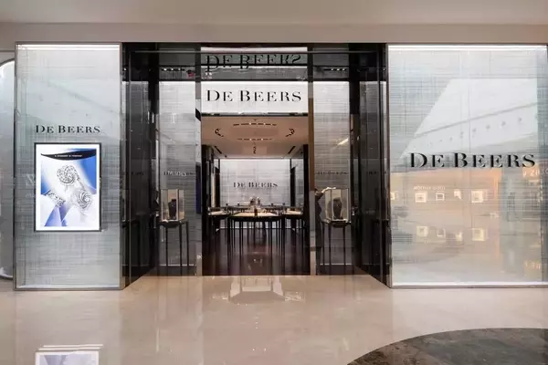 De Beers' Diminished Valuation: Anglo American's Strategic Divestment Amidst Industry Downturn