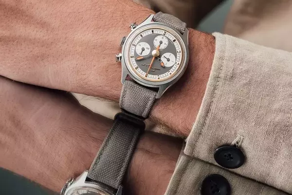 Singer Reimagined Heritage V72: A Golden Touch for an Iconic Chronograph