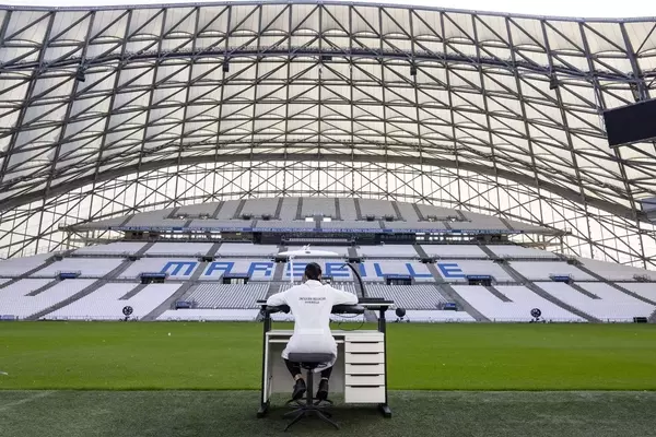 Jacques Bianchi & Olympique de Marseille Launch OM200 Dive Watch