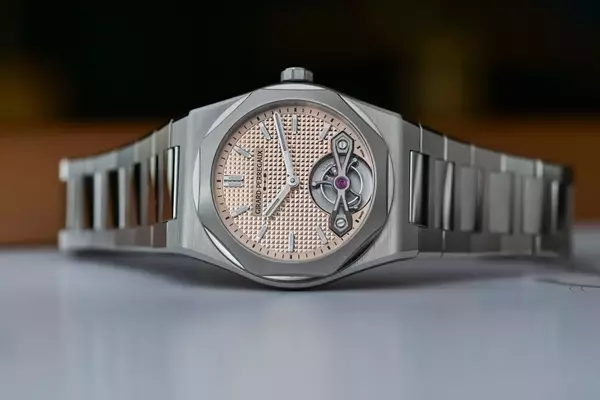 Girard-Perregaux Laureato Fifty Tourbillon Micro-Rotor 39mm: A Fusion of Heritage and Modern Elegance