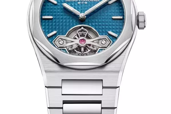 Girard-Perregaux Unveils the Laureato Fifty Tourbillon Micro-Rotor 39