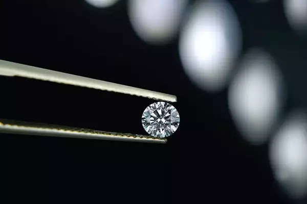 London Diamond Bourse Endorses "Synthetic Diamond" Terminology