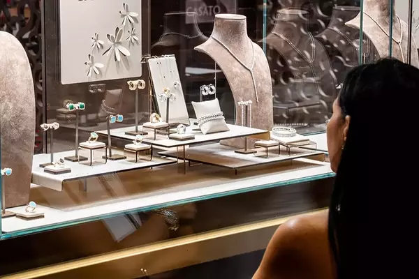 Vicenzaoro Day Three: Italian Jewelry Market Dynamics, AI Marketing, and Coral Sustainability in Focus