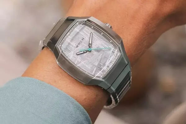 The Wren Vessel: A Unique Timepiece with an Integrated Bracelet
