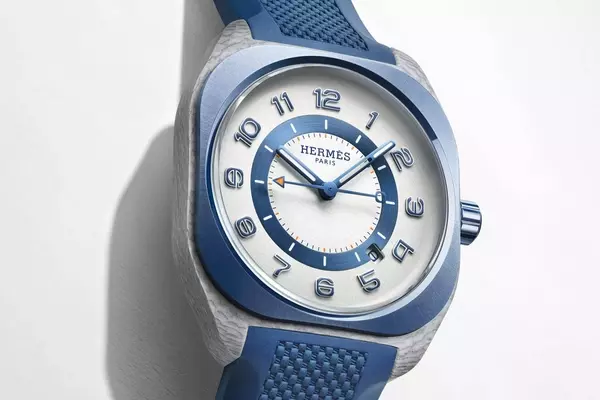 Hermès Unveils H08 Timepieces in Striking New Hues: Bleu de Malte and Blanc Chantilly
