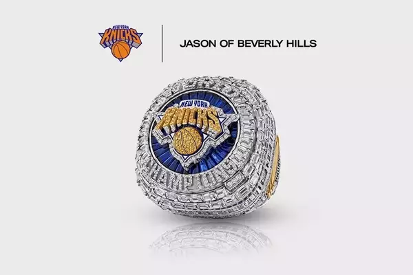 New York Knicks Showcase Championship Ring by Jason of Beverly Hills