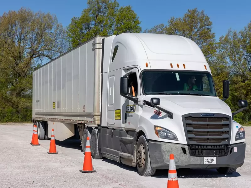 🚛 𝐀𝐦𝐚𝐳𝐨𝐧 𝐋𝐨𝐜𝐚𝐥 𝐂𝐃𝐋 𝟔-𝐖𝐞𝐞𝐤 𝐏𝐚𝐢𝐝 𝐓𝐫𝐚𝐢𝐧𝐢𝐧𝐠: 𝐋𝐞𝐚𝐫𝐧 𝐚𝐧𝐝 𝐄𝐚𝐫𝐧 + 𝐉𝐨𝐛 𝐏𝐥𝐚𝐜𝐞𝐦𝐞𝐧𝐭