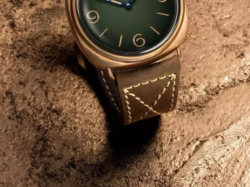 Panerai Radiomir Bronzo PAM00760: A Tribute to Eilean's 90th Anniversary