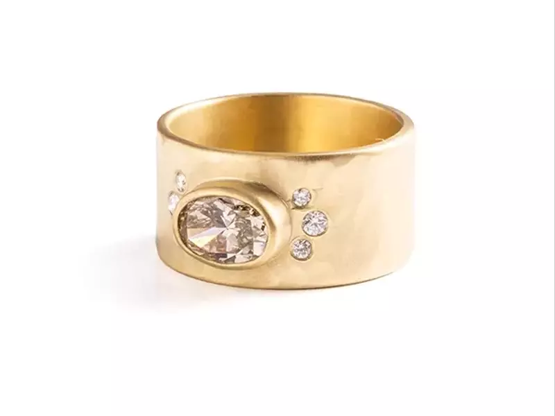 Nine Jewelry Designers Showcase Unique Diamond Creations at Melee Show Collaboration